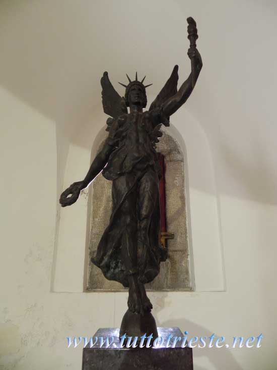 Miniatura della statua all'interno del faro